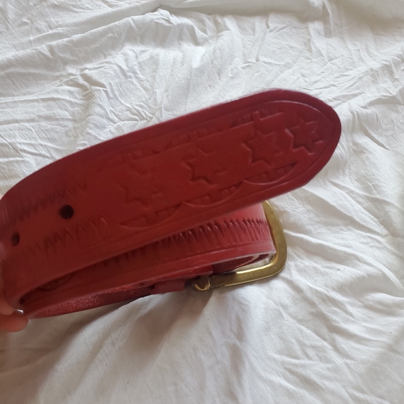 Red leather belt - Picture 3 of 9